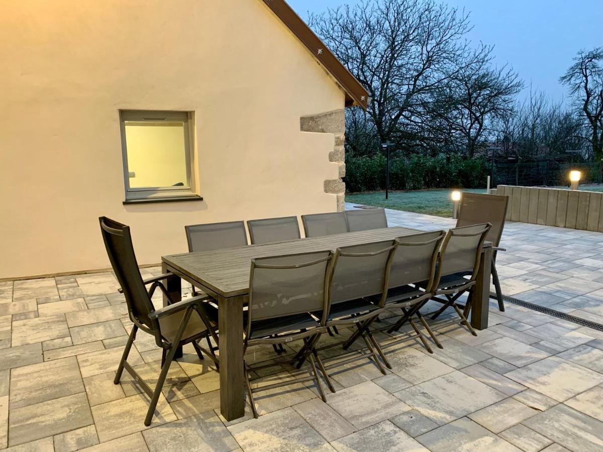 Chez La Rose Luxueuse Cottage Avec Jacuzzi Rouvres-la-Chétive Exteriör bild